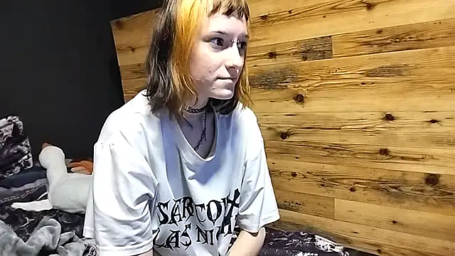 Snapshot of JenaeRadloff chatting on October 14, 2025, 8:26 am JenaeRadloff online show from October 14, 2025, 8:26 am