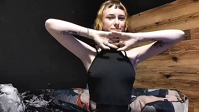 Snapshot of JenaeRadloff chatting on October 20, 2025, 4:24 am JenaeRadloff online show from October 20, 2025, 4:24 am