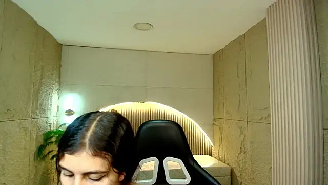 dany r  online show from March 19, 2026, 12:53 pm