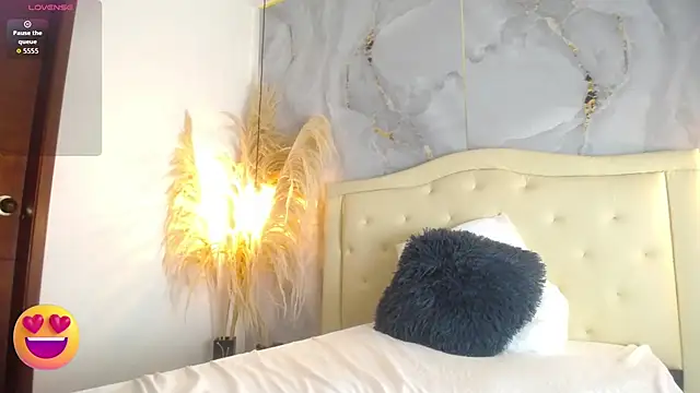 Samy moore14 online show from January 14, 2026, 1:39 pm