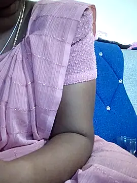 sweetqueen143 online show from October 3, 2025, 5:54 pm