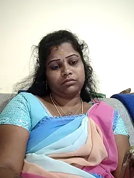 sweetqueen143 online show from October 16, 2025, 5:25 pm