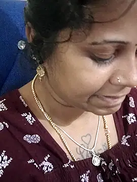 sweetqueen143 online show from November 20, 2025, 4:29 pm