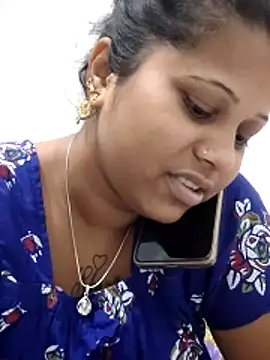 sweetqueen143 online show from February 19, 2026, 4:36 pm