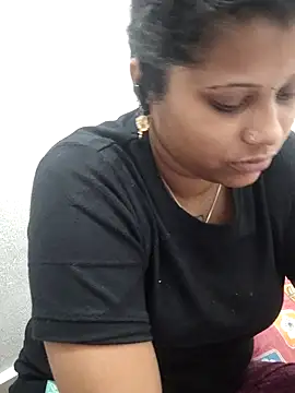 sweetqueen143 online show from March 1, 2026, 4:47 am