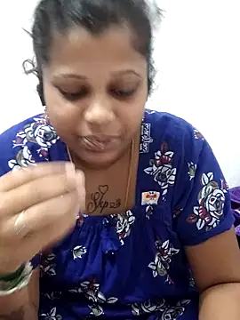 sweetqueen143 online show from March 21, 2026, 3:00 am