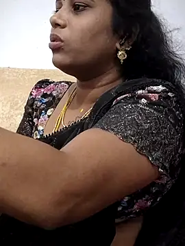 sweetqueen143 online show from April 16, 2026, 11:44 am