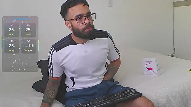 htrebor87 online show from October 7, 2025, 6:49 pm