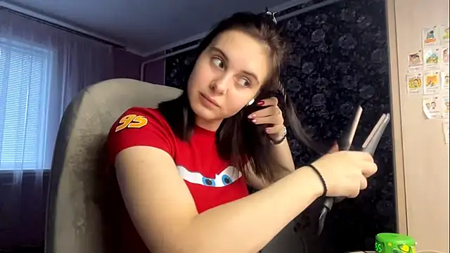 Snapshot of MollyPartey chatting on October 5, 2025, 8:56 am MollyPartey online show from October 5, 2025, 8:56 am