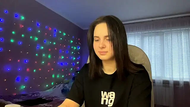 Snapshot of MollyPartey chatting on October 20, 2025, 6:36 am MollyPartey online show from October 20, 2025, 6:36 am