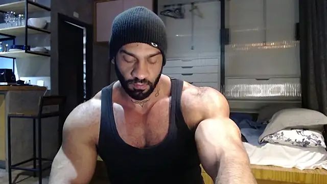 henryhadesflirt online show from May 13, 2026, 10:06 pm