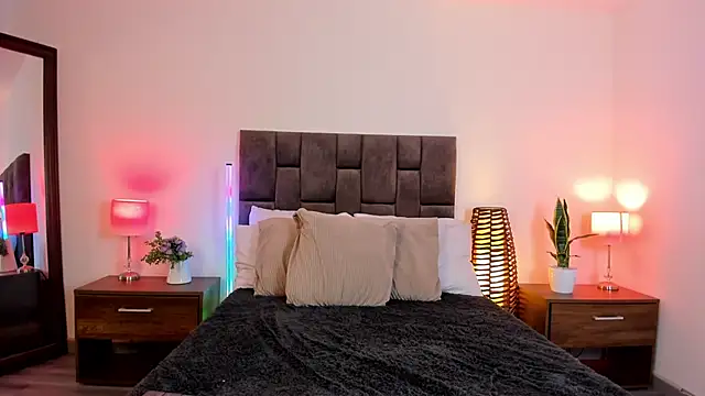 Aliccecullen online show from February 4, 2026, 1:06 pm