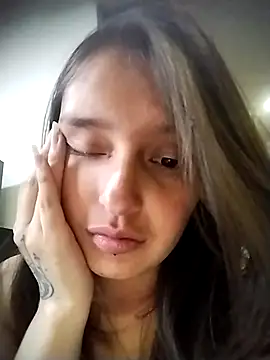 Snapshot of Karla-giraldo_ chatting on October 9, 2025, 9:02 pm Karla-giraldo online show from October 9, 2025, 9:02 pm