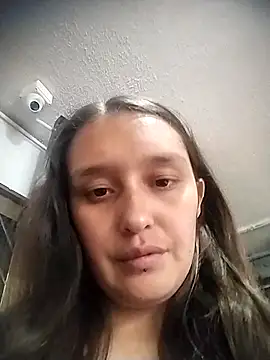 Snapshot of Karla-giraldo_ chatting on October 17, 2025, 9:28 pm Karla-giraldo online show from October 17, 2025, 9:28 pm