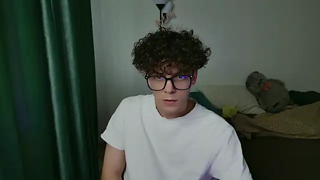 Snapshot of dreamgonetan chatting on September 24, 2025, 3:04 pm dreamgonetan online show from September 24, 2025, 3:04 pm