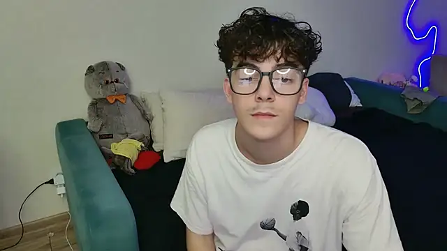 Snapshot of dreamgonetan chatting on October 4, 2025, 12:47 pm dreamgonetan online show from October 4, 2025, 12:47 pm