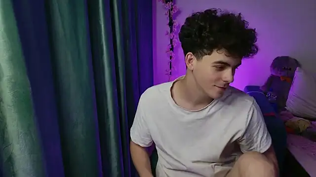 Snapshot of dreamgonetan chatting on October 6, 2025, 8:50 pm dreamgonetan online show from October 6, 2025, 8:50 pm