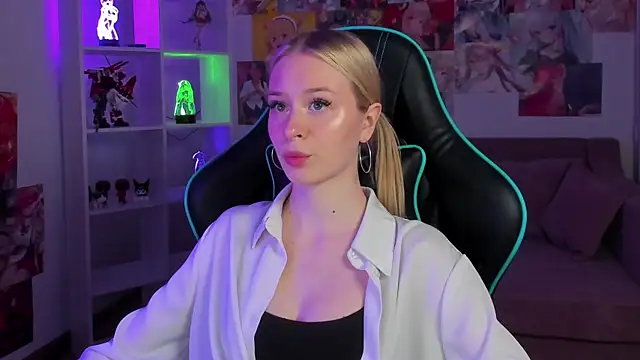 Snapshot of MiaGraces chatting on October 24, 2025, 5:20 pm MiaGraces online show from October 24, 2025, 5:20 pm