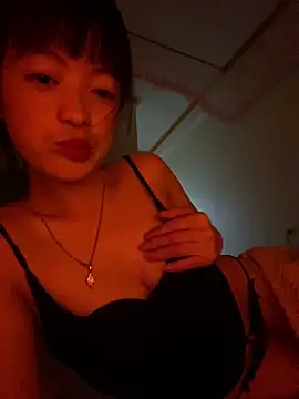 Snapshot of Tramy_xx chatting on May 31, 2026, 2:02 pm Tramy xx online show from May 31, 2026, 2:02 pm