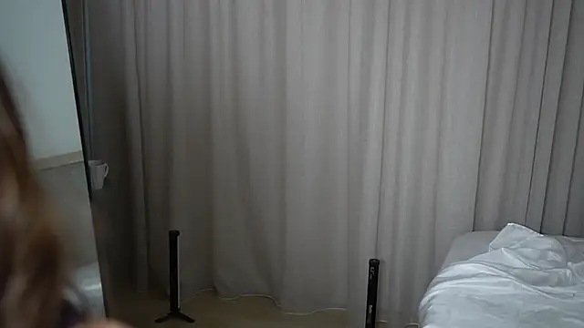 Peachxlush online show from December 1, 2025, 2:33 pm