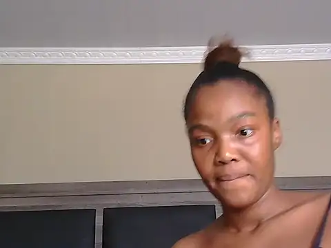 Snapshot of best_frnd chatting on February 3, 2026, 5:27 am best frnd online show from February 3, 2026, 5:27 am