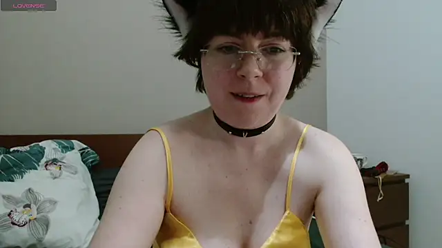 Snapshot of HardNerdVoid chatting on December 15, 2025, 9:19 pm HardNerdVoid online show from December 15, 2025, 9:19 pm