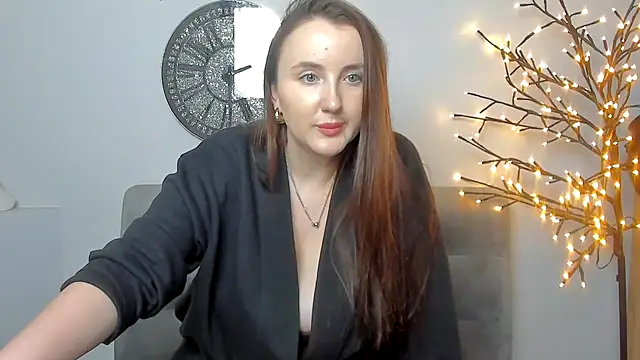 LilaWinks online show from December 17, 2025, 1:17 pm