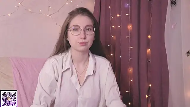 DaliaRadtke online show from April 15, 2026, 7:32 pm