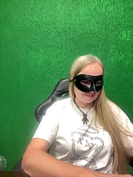 Snapshot of B_i_r_d_i_e chatting on September 26, 2025, 11:14 am B i r d i e online show from September 26, 2025, 11:14 am