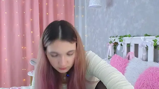 vivyboo111 online show from May 27, 2026, 9:34 pm