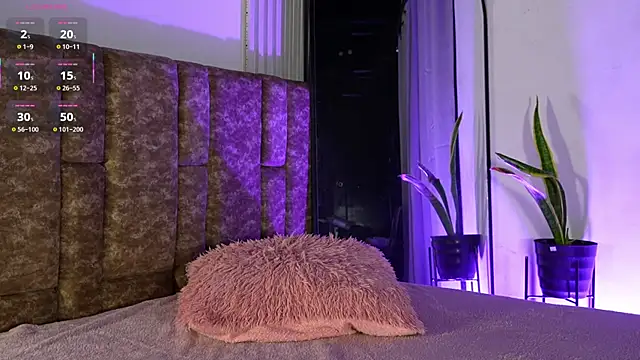 Missdionne curly online show from April 9, 2026, 11:04 am