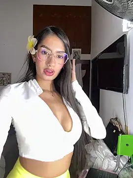 Julieta Duque online show from March 31, 2026, 3:30 am