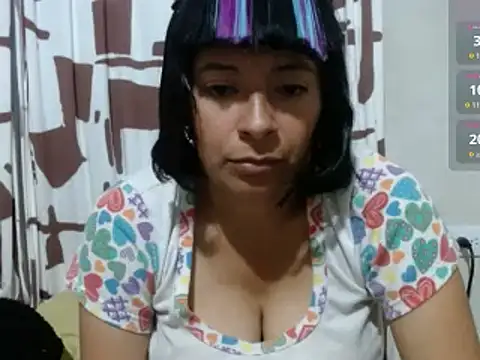 Acelinrose online show from May 17, 2026, 11:23 pm