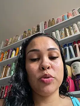 Snapshot of FOX_LATINA chatting on March 15, 2026, 10:05 pm FOX LATINA online show from March 15, 2026, 10:05 pm