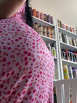 Snapshot of FOX_LATINA chatting on June 1, 2026, 8:43 pm FOX LATINA online show from June 1, 2026, 8:43 pm