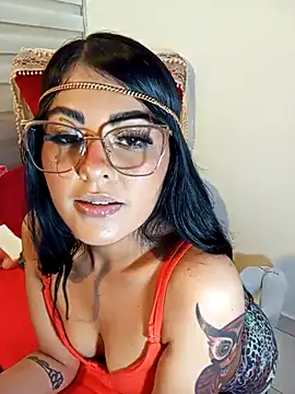 ValeNiitaLuv online show from November 17, 2025, 1:44 am