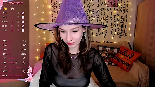 LinaBlossom  online show from October 28, 2025, 9:24 am