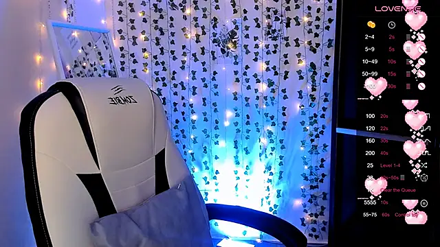 LinaBlossom  online show from April 9, 2026, 4:56 am