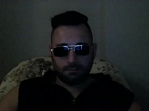 izlebeni  online show from November 17, 2025, 6:46 pm