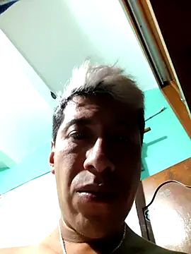 Snapshot of Carlos27hot chatting on March 11, 2026, 9:26 am Carlos27hot online show from March 11, 2026, 9:26 am
