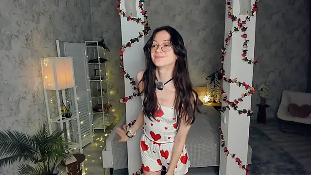 ReneeLippeatt online show from February 14, 2026, 7:32 pm