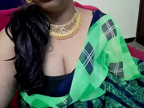 tamilqueenbaby online show from September 22, 2025, 6:37 am