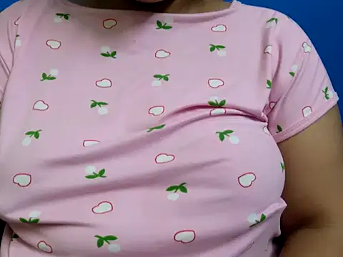 tamilqueenbaby online show from October 19, 2025, 1:45 pm