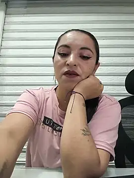 Alisson Stonee online show from June 17, 2026, 5:10 am