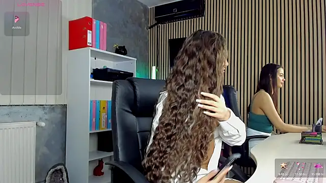 Snapshot of OfficeGirls chatting on March 26, 2026, 6:46 pm OfficeGirls online show from March 26, 2026, 6:46 pm