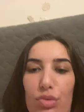 Snapshot of OfficeGirls chatting on April 2, 2026, 12:52 am OfficeGirls online show from April 2, 2026, 12:52 am