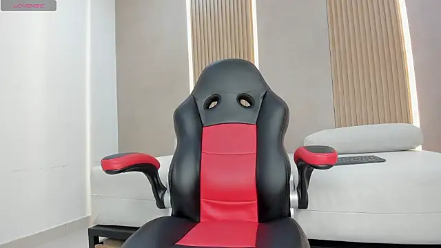 Snapshot of emily_kovac chatting on January 17, 2026, 11:15 am emily kovac online show from January 17, 2026, 11:15 am