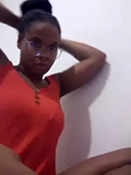 PrettahSantos online show from November 21, 2025, 3:27 am