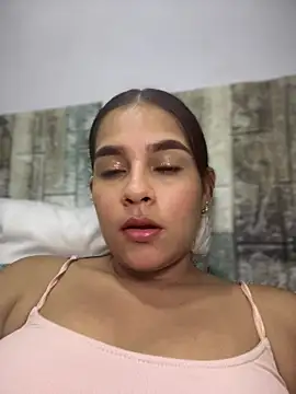 Snapshot of Valery_lux16 chatting on February 26, 2026, 8:30 pm Valery lux16 online show from February 26, 2026, 8:30 pm
