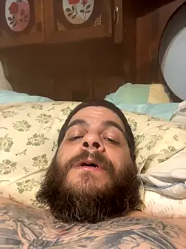 Snapshot of nowandthe chatting on October 3, 2025, 10:40 pm nowandthe online show from October 3, 2025, 10:40 pm